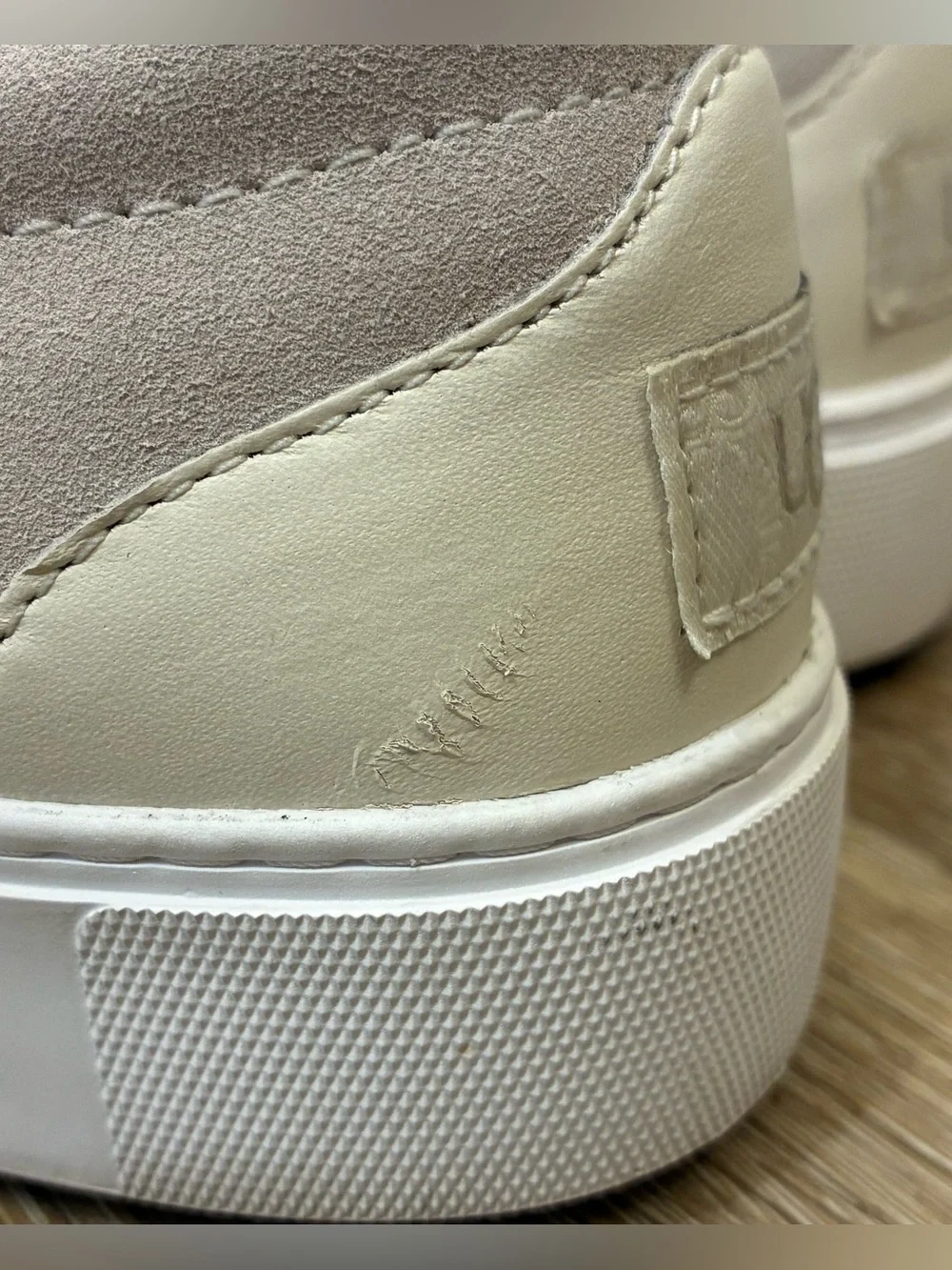 UGG Zilo Slip-On Sneakers In A Light Cream or Ivory Suede Women’s US 7.5 EU 38.5